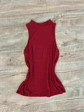 So Sleeveless Ribbed Mock Neck Top XS Red